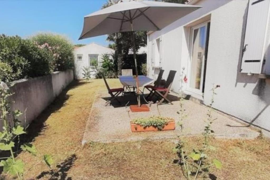 Agreable Maison Ensoleillee Avec Jardin Arbore Villa Le Chateau-d'Oleron Exterior photo