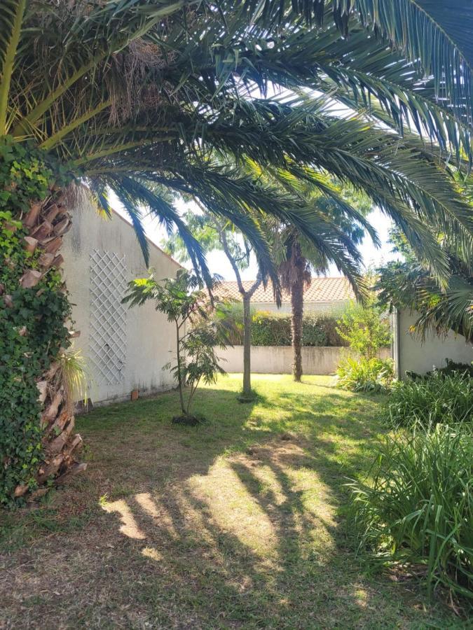 Agreable Maison Ensoleillee Avec Jardin Arbore Villa Le Chateau-d'Oleron Exterior photo