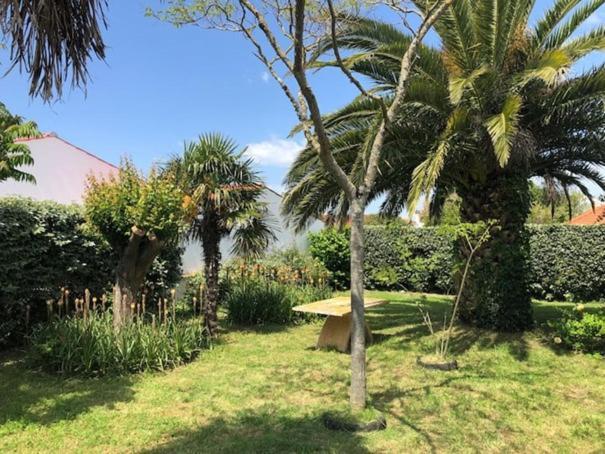 Agreable Maison Ensoleillee Avec Jardin Arbore Villa Le Chateau-d'Oleron Exterior photo