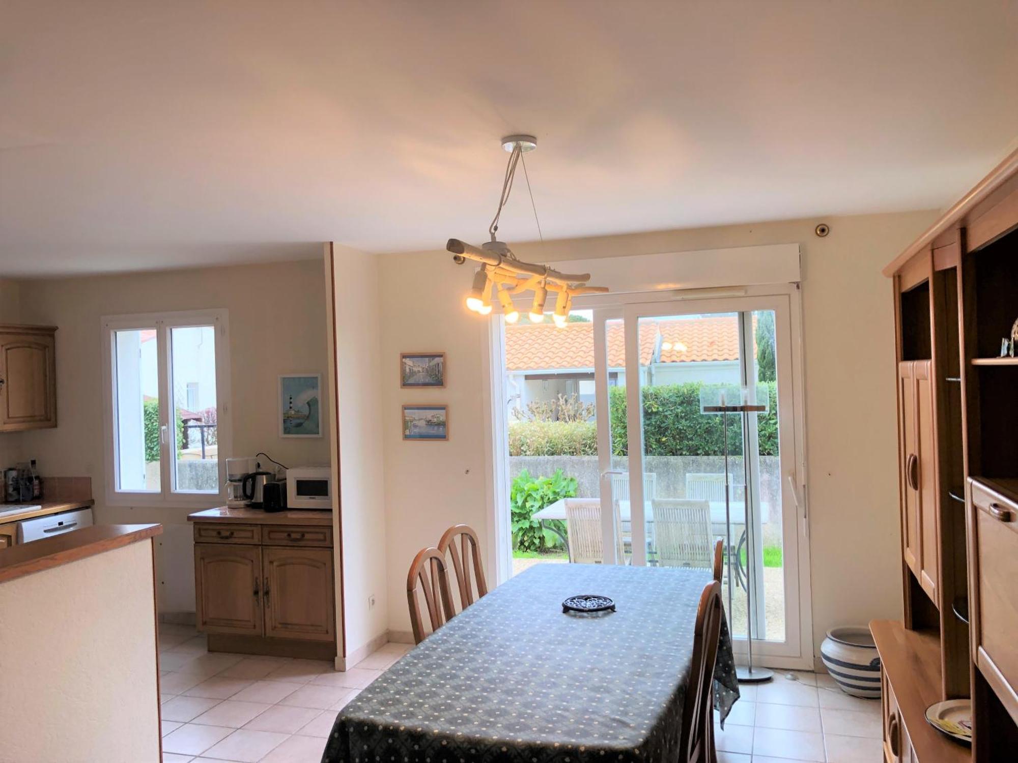 Agreable Maison Ensoleillee Avec Jardin Arbore Villa Le Chateau-d'Oleron Exterior photo